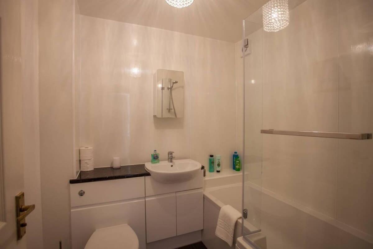 Homely Flat Close To Centre With Free Parking Appartement Glasgow